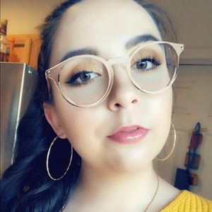 Meet your Posher, Arika